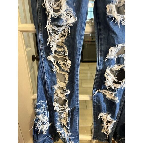 UPCYCLED Wrangler Distressed Wide Leg Jeans Sz 26” Q - Picture 3 of 9